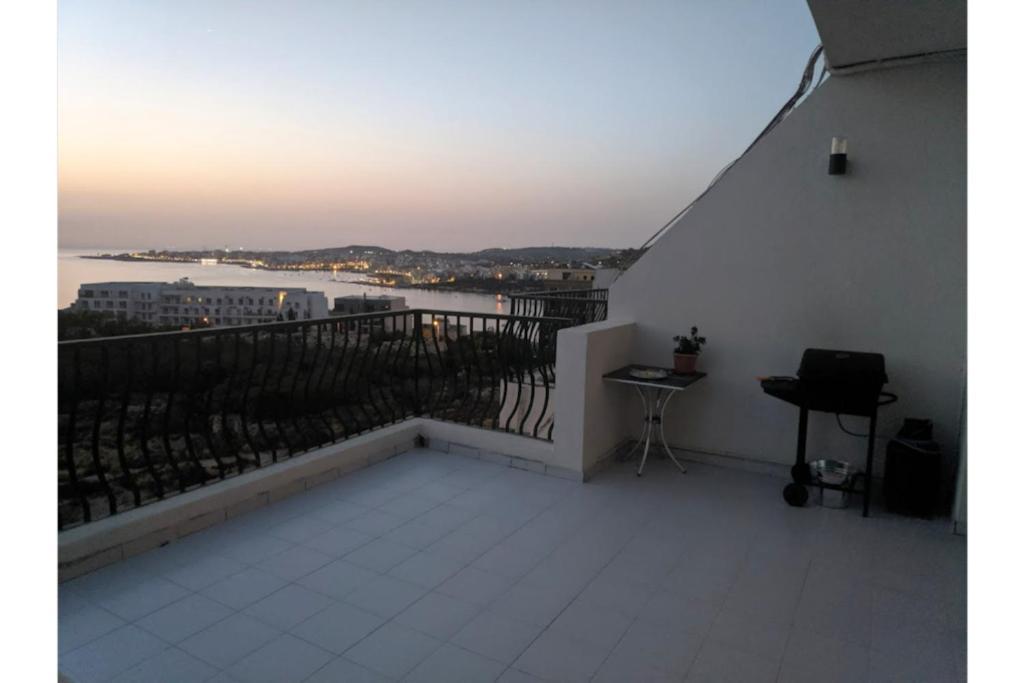סיינט פול ביי Gaia Penthouse Sea And Country Views Home מראה חיצוני תמונה