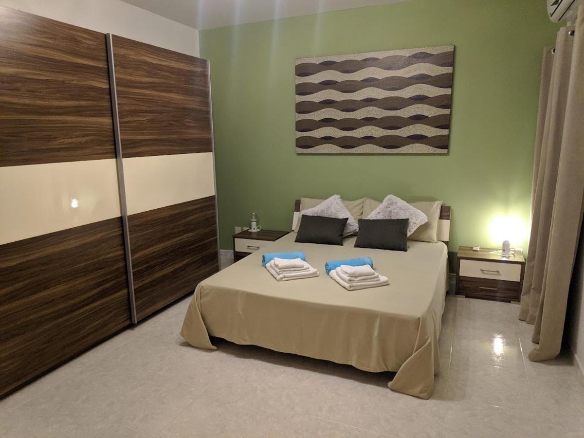 סיינט פול ביי Gaia Penthouse Sea And Country Views Home מראה חיצוני תמונה